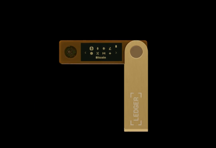 Na zdjęciu kosztujący niemal 700 zł portfel kryptowalut Ledger Nano X