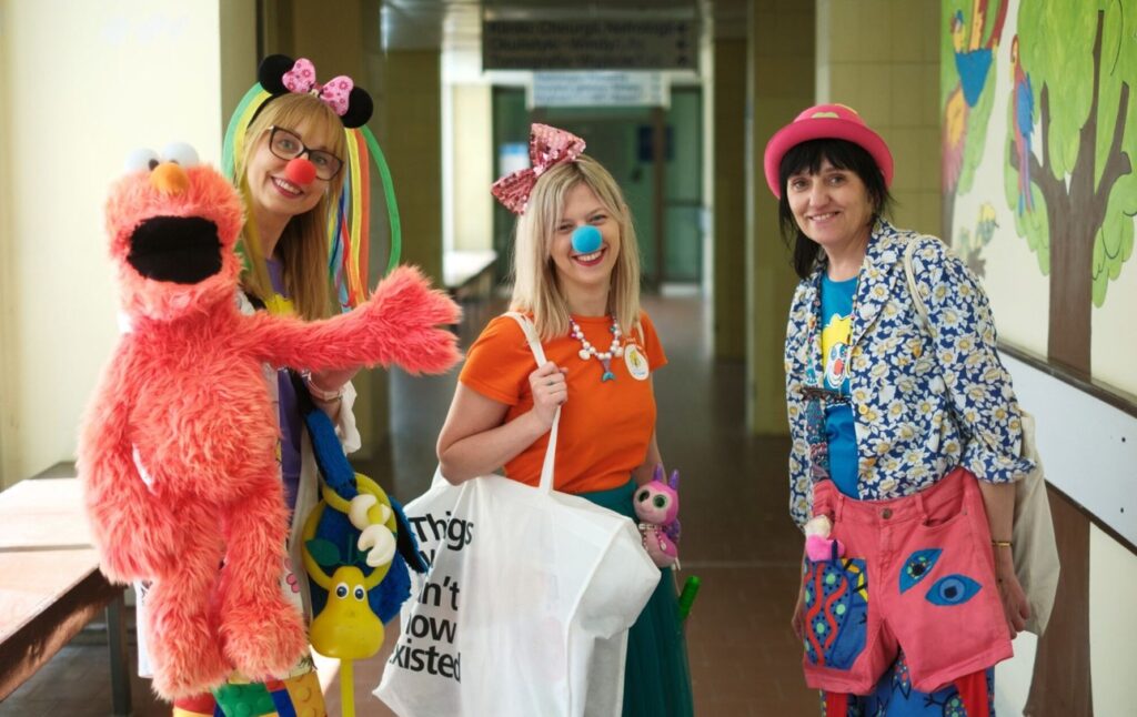 Uśmiech rodzica = siła dziecka. Fundacja zwraca uwagę na emocje opiekunów hospitalizowanych dzieci Uśmiech rodzica = siła dziecka. Fundacja zwraca uwagę na emocje opiekunów hospitalizowanych dzieci