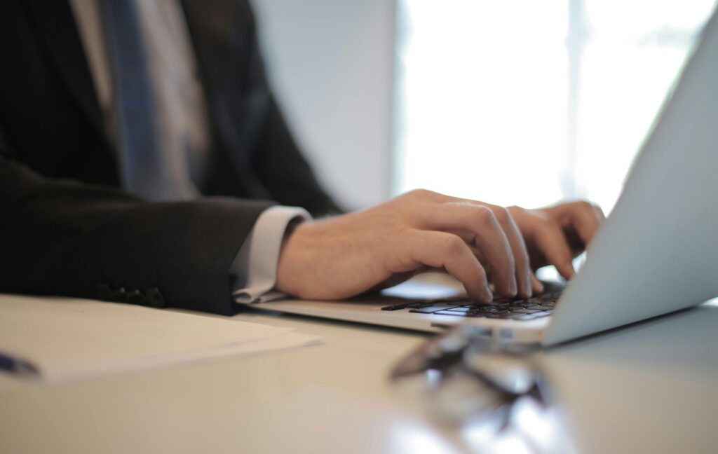 Jak prowadzić skuteczny PR w internecie?